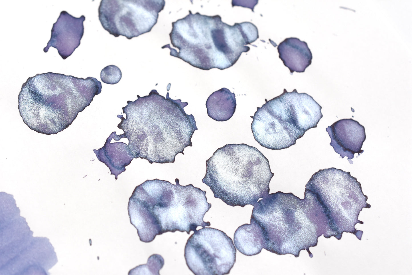 Diamine Black Edition - Shimmer - Icy Lilac